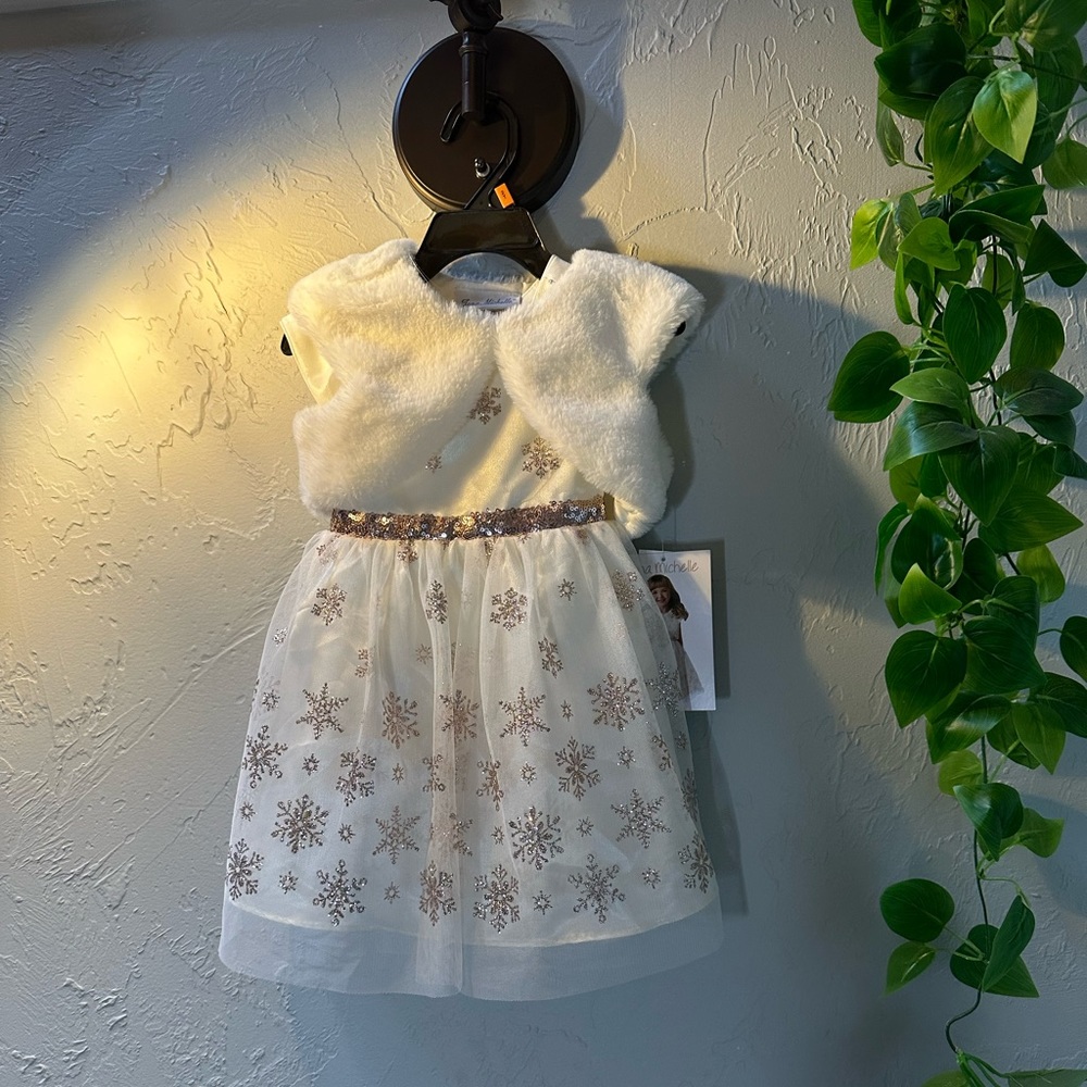 Brand New toddler Christmas dress size 2T